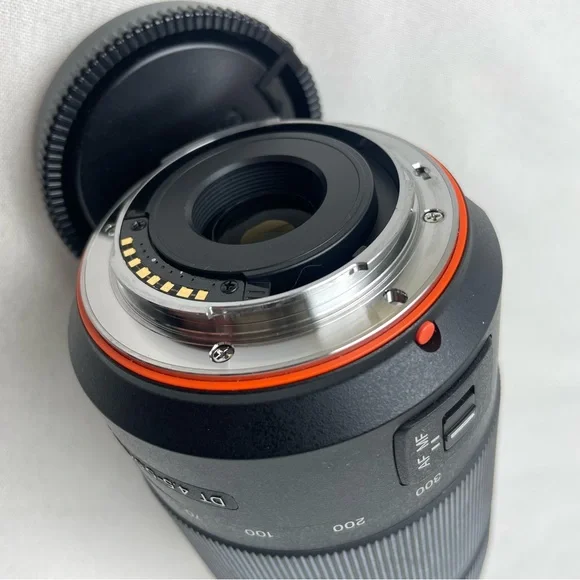 Sony - DT 55-300mm f/4.5-5.6 A-Mount Telephoto Zoom Lens - Black